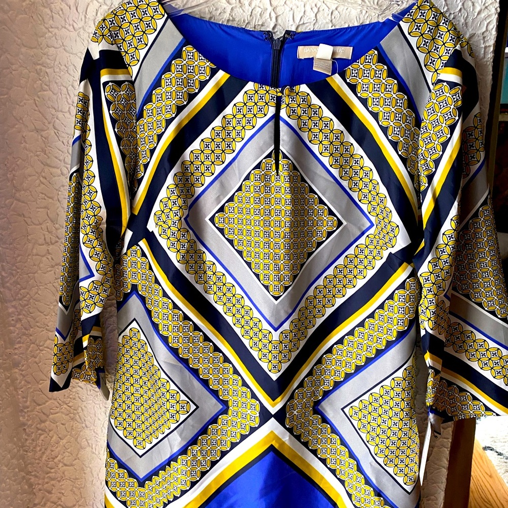 Banana Republic sheath dress, vintage style, size 6. 100% polyester.